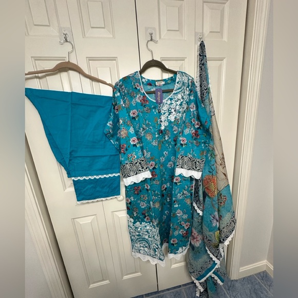 Sale‼️Zainab Chotani Teal Kurta Set with Lace Details size 24” 100% cotton - Picture 1 of 13